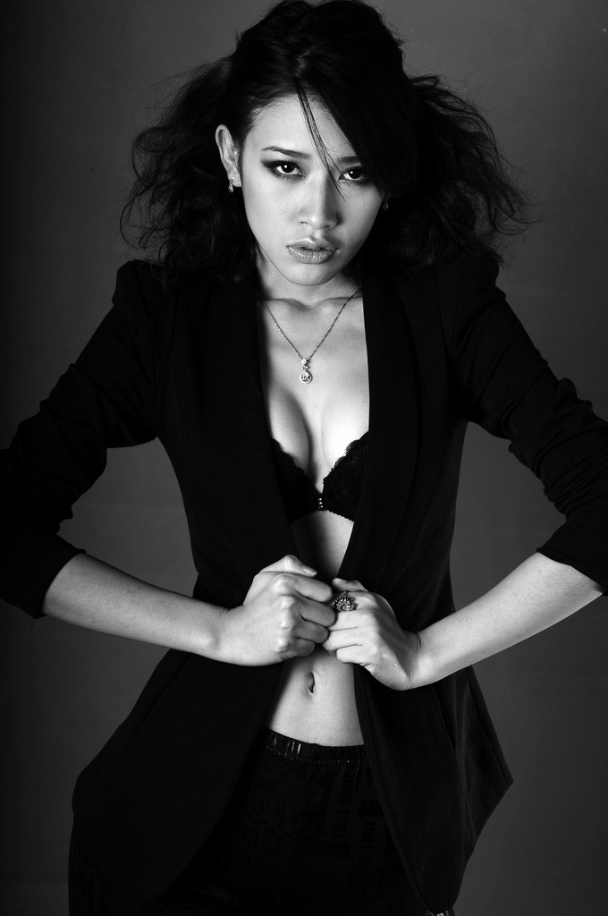 陈妍希三级露全乳在电影